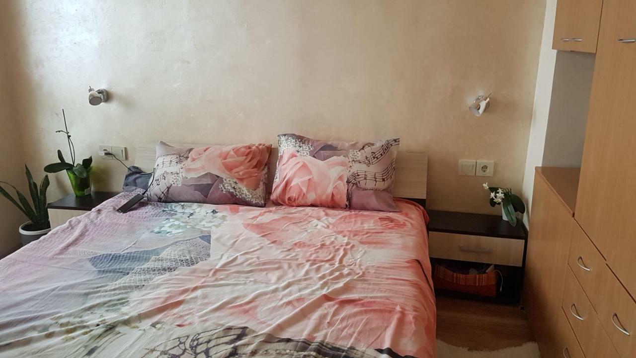 Malavi University Apartment Ruse! Comfort&Clean! Екстериор снимка